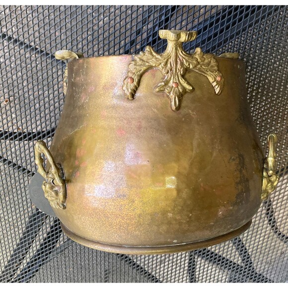 Antique Large Hand Hammered Brass Cachepot/ Jardiniere Planter Three Lion Mounts - Picture 6 of 9